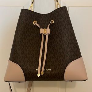MK Bucket Bag with matching Wallet